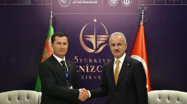 Turkmenistan and Türkiye Discuss Expanding Maritime Transport