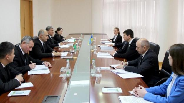 Turkmenistan and Ukraine Discuss Trade, Economic Cooperation