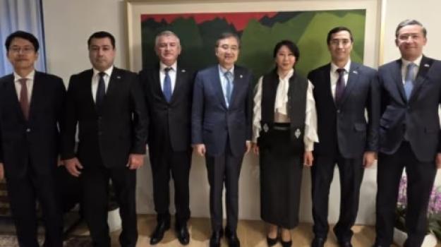 Türkmenistanyň ilçisi Koreýa Respublikasynyň daşary işler ministri bilen duşuşdy